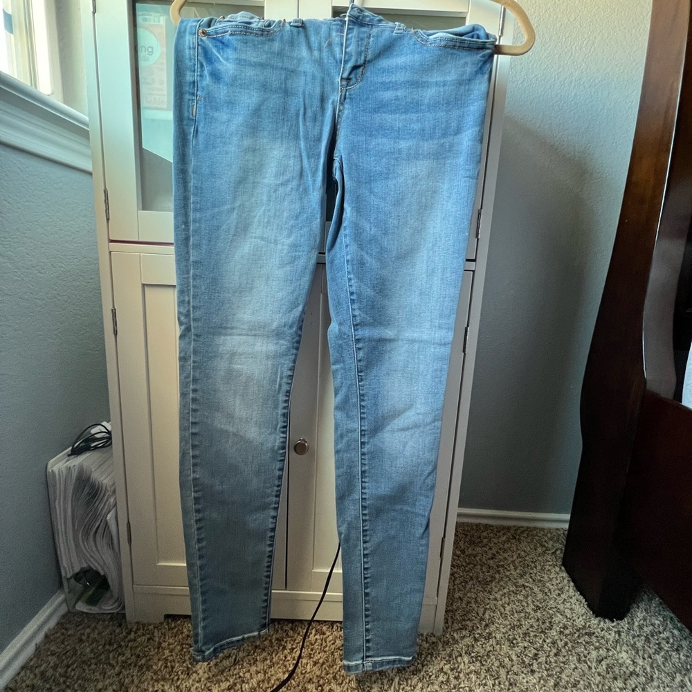 Light wash Aeropostale Jeggings